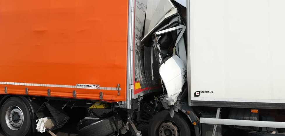 Tampona un altro tir Camionista centese ferito in modo grave 