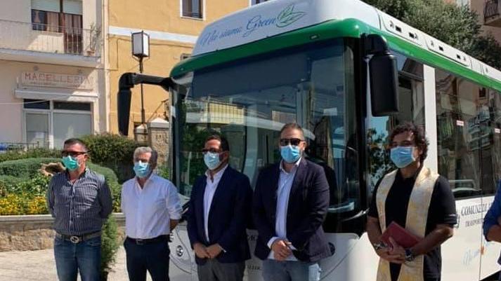 Inaugurato il primo bus elettrico va a Porto Cervo e Cannigione