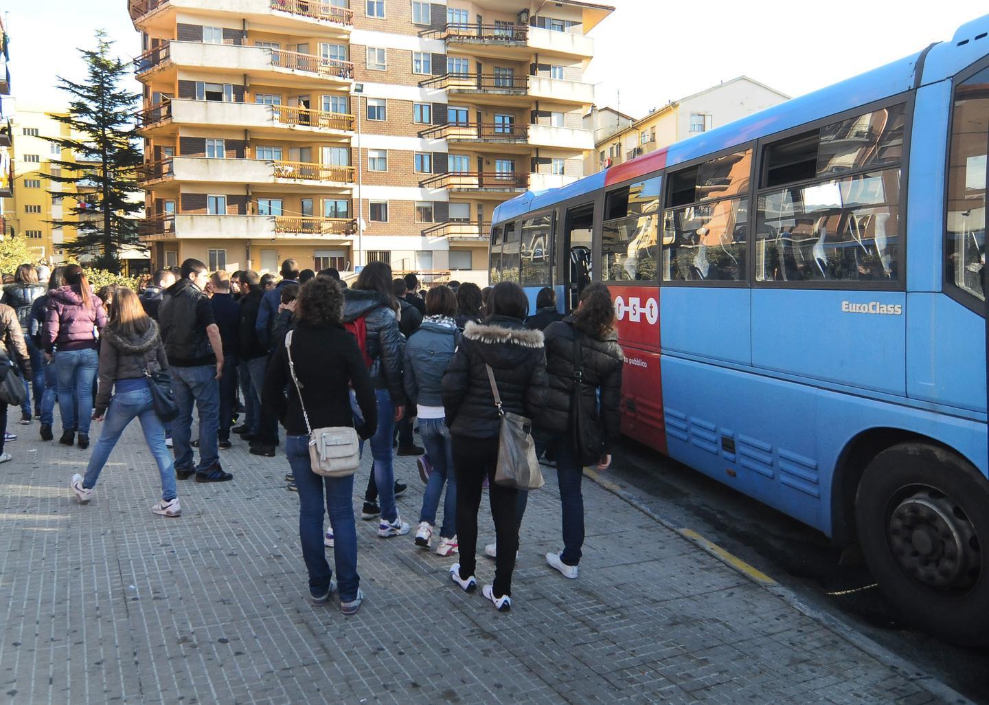 Scuola e pendolari, emergenza trasporti 