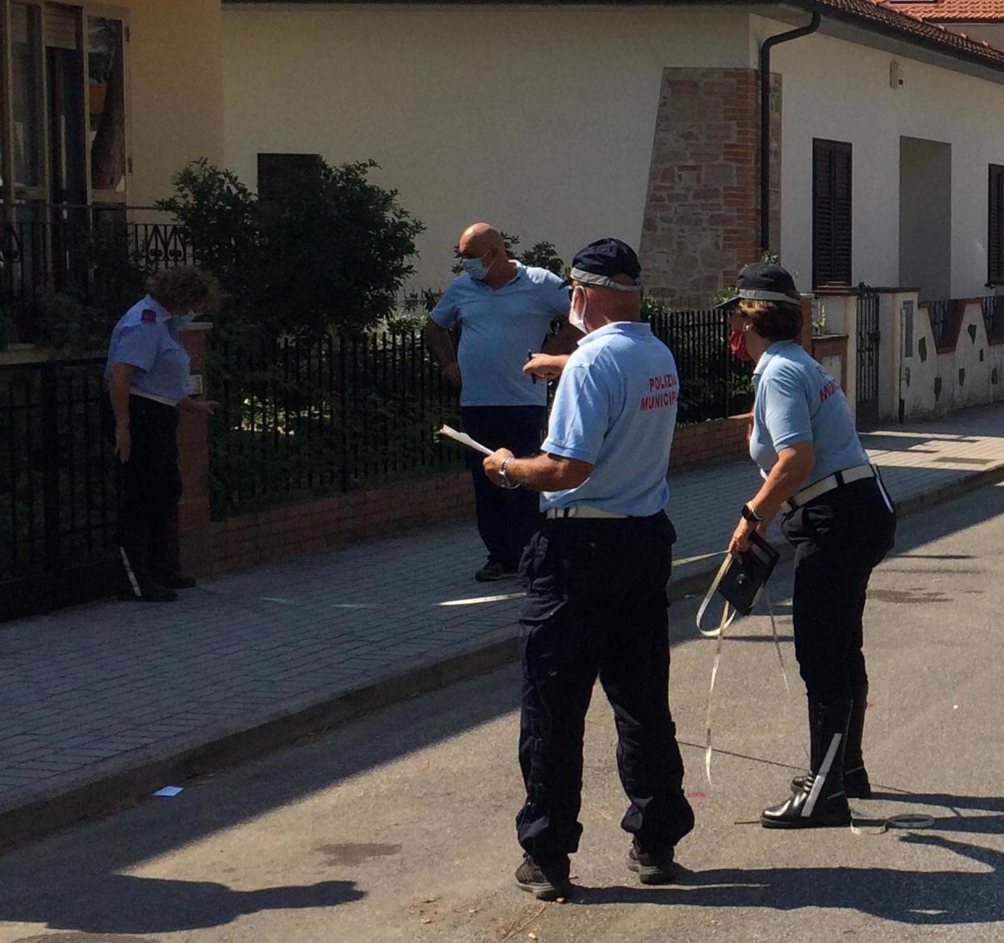 Muore a 4 anni: sequestrati il bus e la bicicletta. L'ipotesi di reato è omicidio colposo