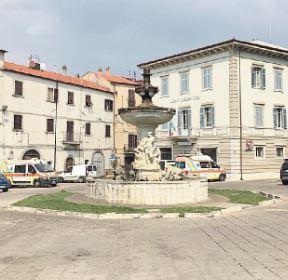 Bambino morto a Manciano, si attende l’autopsia. Il dolore in paese: «È stato uno strazio» 