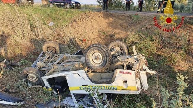 Jeep Protezione civile fuori strada, un morto in Sardegna