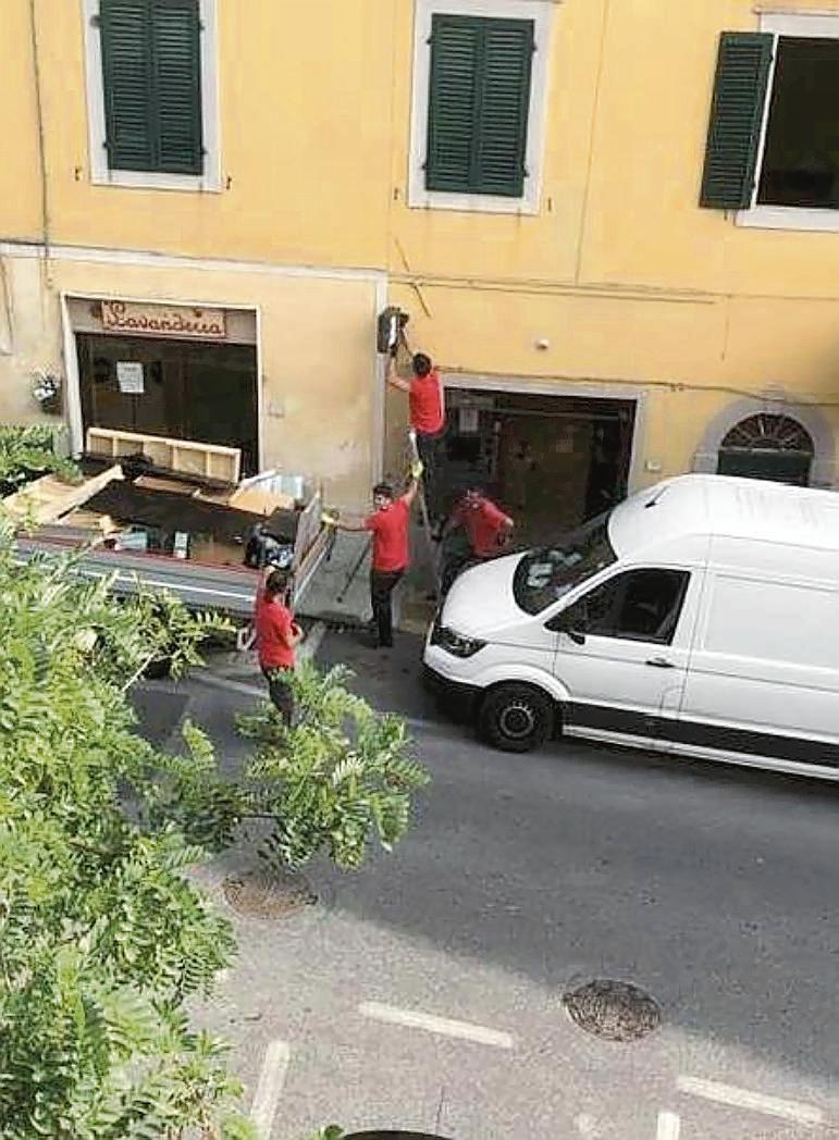 Lo sportello Bancomat rimosso giorni fa a Lari