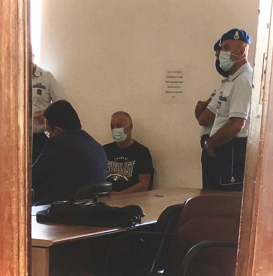 Mastini nella sala Gup