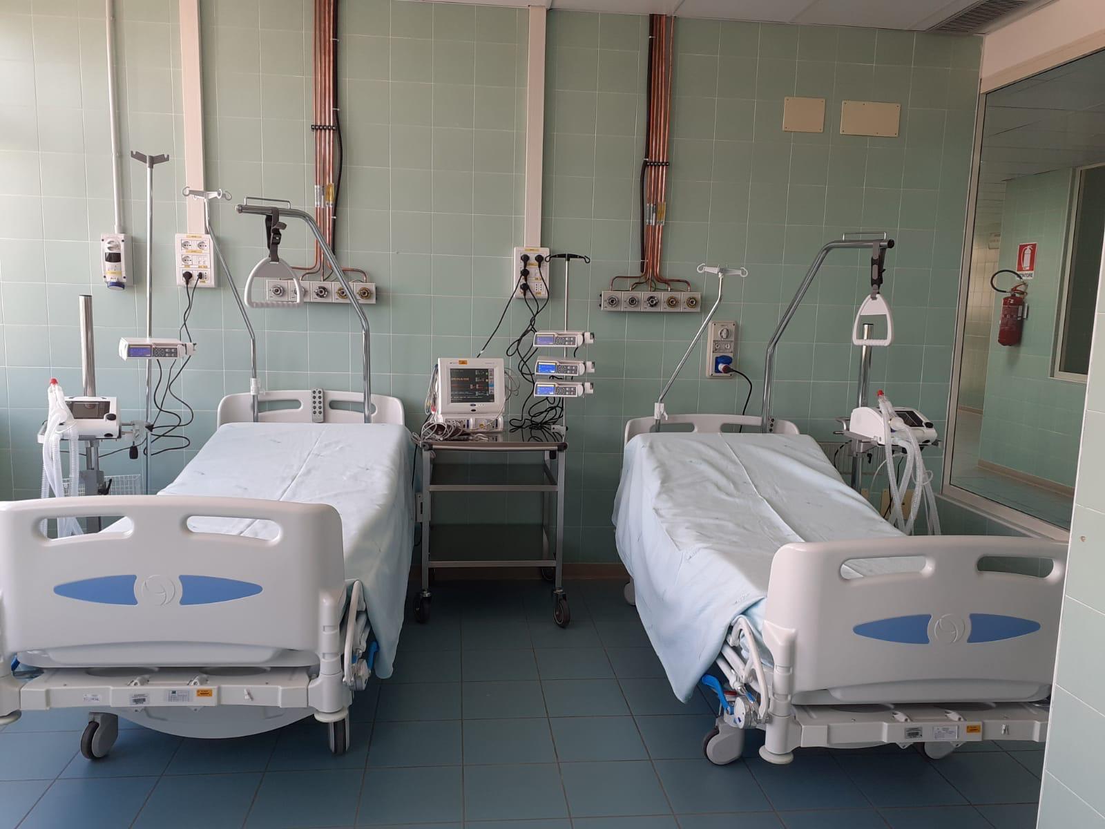 Covid, nuova impennata di contagi e una vittima in Sardegna 