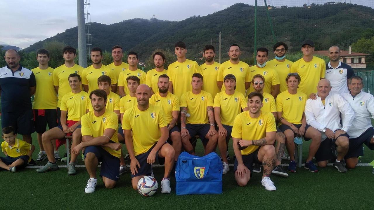 Don Bosco Fossone, sfilano la prima squadra e le formazioni giovanili
