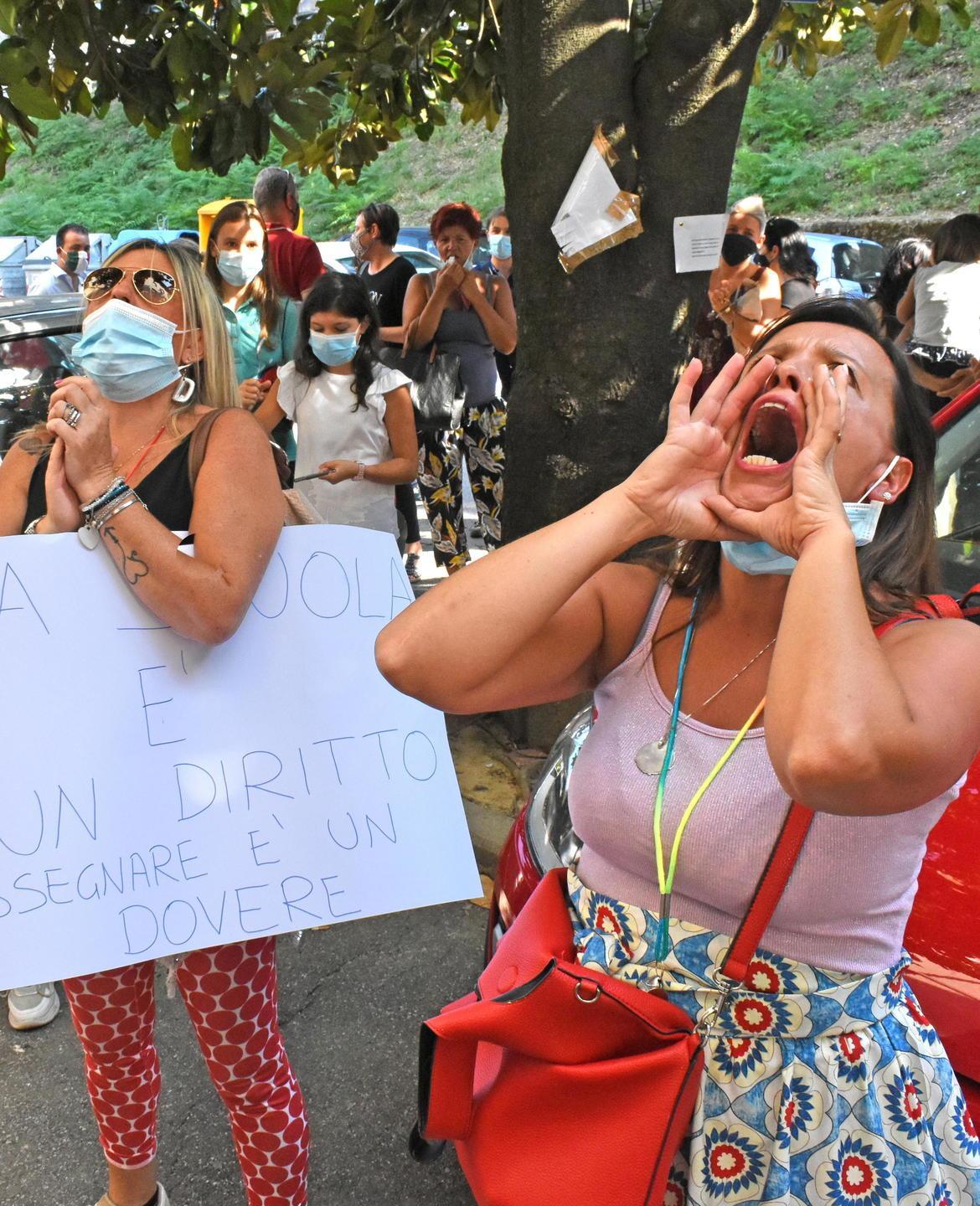 Ritorna la protesta dei precari «Errori e ritardi nelle nomine» 