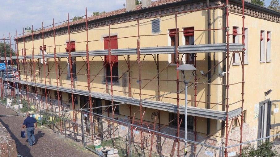 Centrale di Ferrara Tua in fase di restauro Lavori da 70mila euro