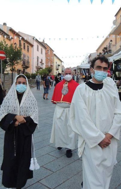 Festa manna, i fedeli battono il Covid 