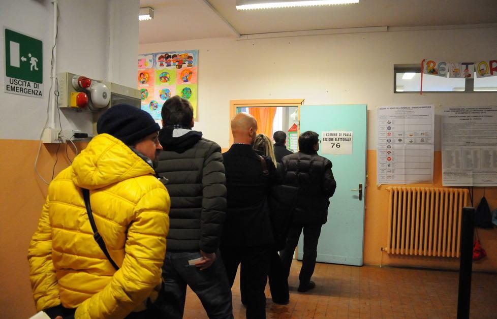 Referendum. Gel prima di toccare la matita e riconoscimento a distanza Le regole per la sicurezza 