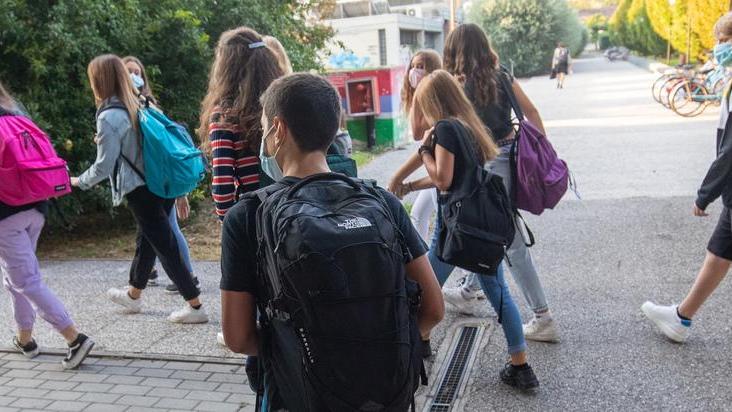 Covid, cinque positivi nelle scuole Oltre cento studenti modenesi in isolamento