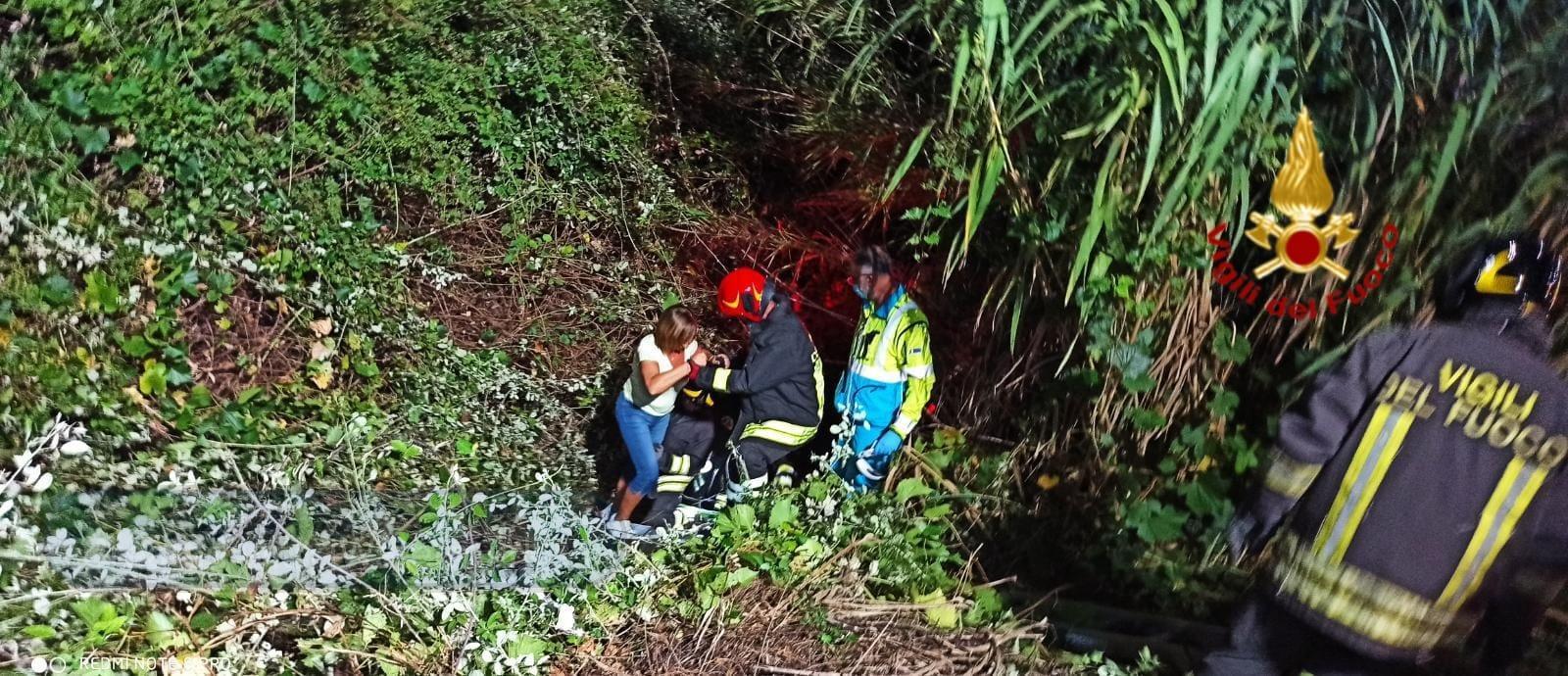 Con l'auto finisce in un fossato a Torretta Vecchia