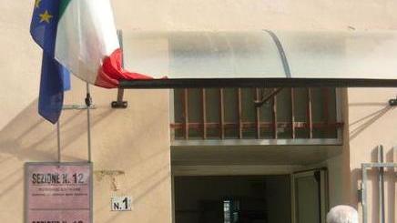 Una sede di sezioni elettorali a Follonica