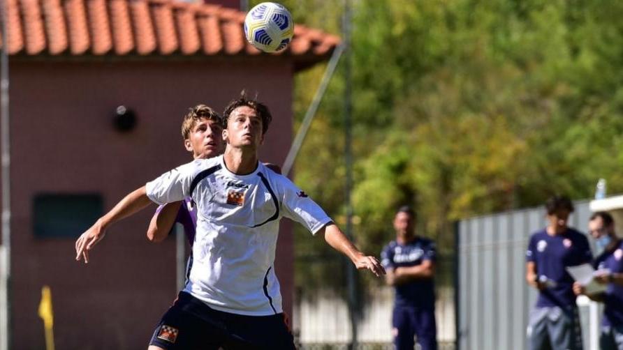 Francesco Renzi in azione con la maglia della Pistoiese