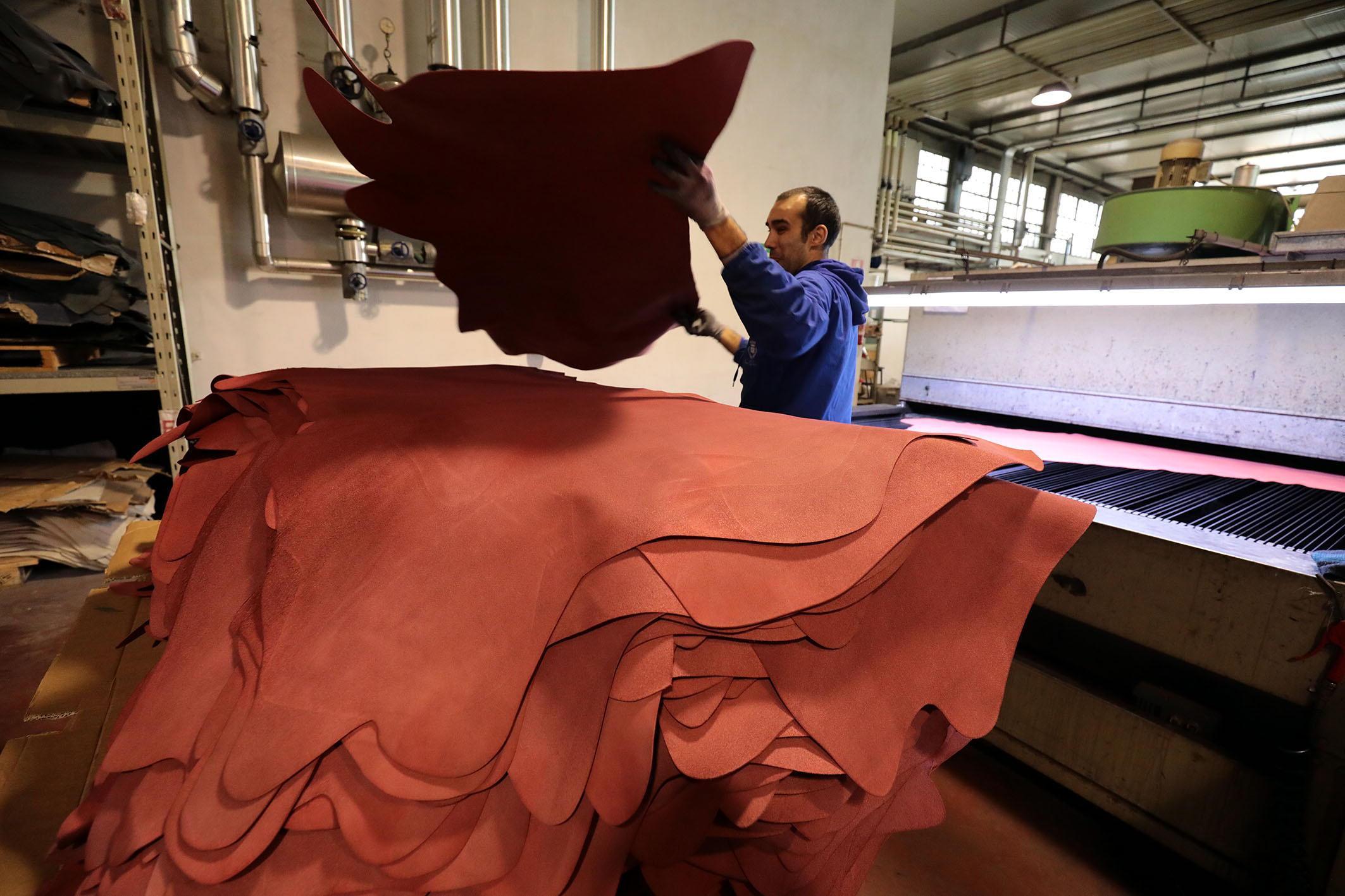 Nei primi sei mesi del 2020 l’export di pellami è crollato del 32% (foto d’archivio)