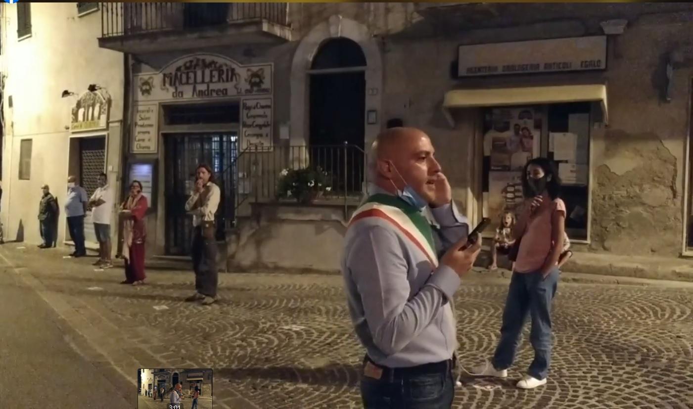 Il sindaco Bini durante la manifestazione di giovedì