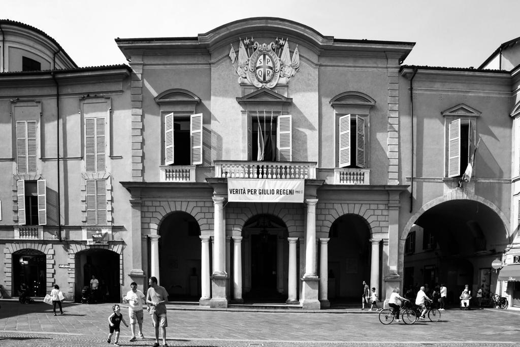 Uno, due, Tria. E il sindaco dov'è?