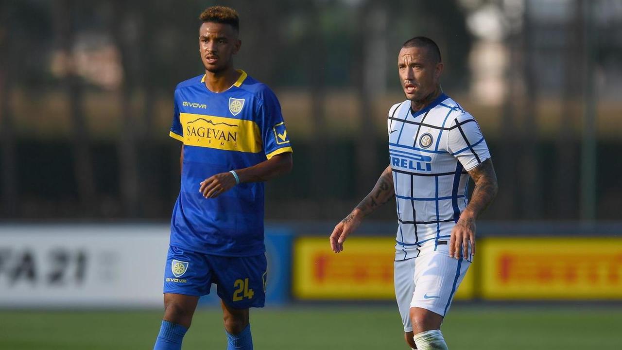 Carrarese, l’Inter vince 7-0 doppiette di Lukaku e Lautaro