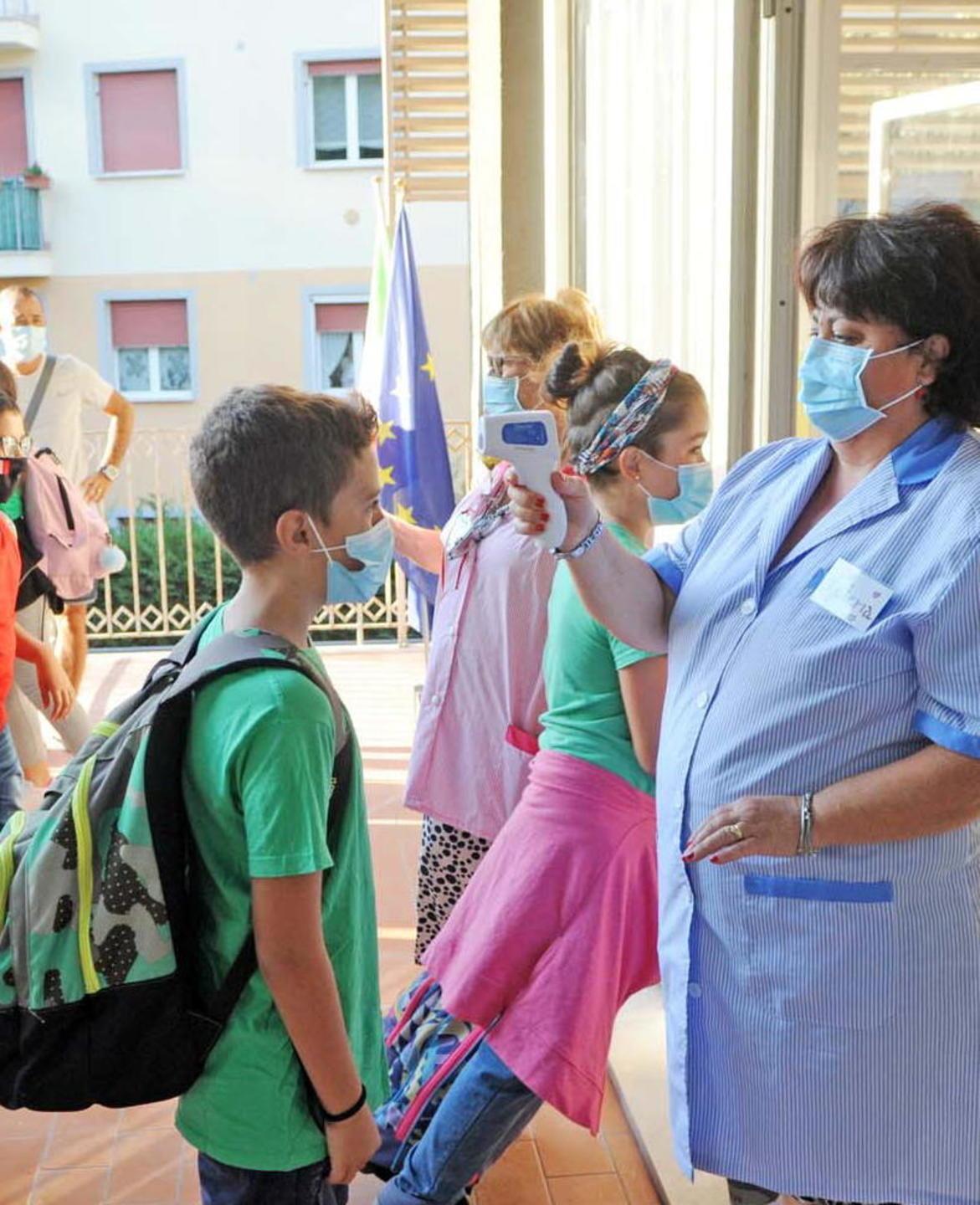 A caccia di termometri frontali Ormai esauriti nelle farmacie 