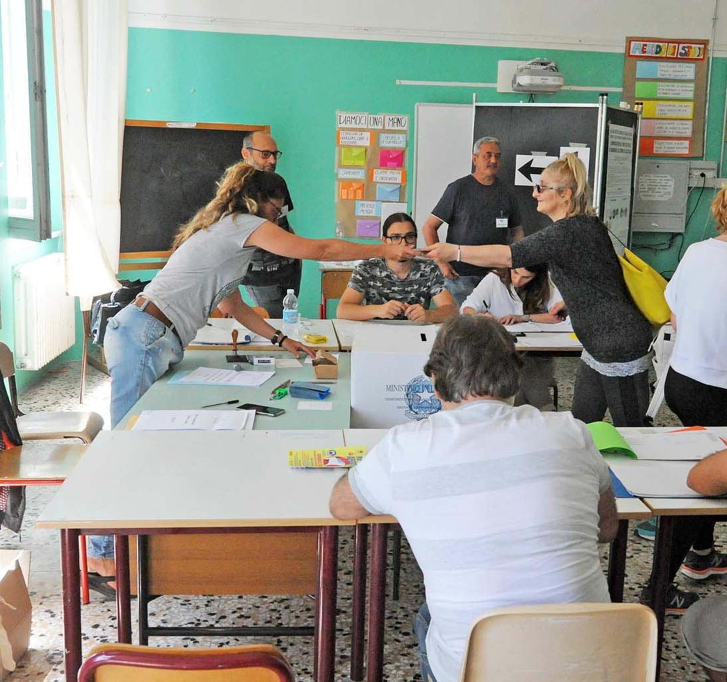 Uffici del Comune aperti per chi ha smarrito la scheda 