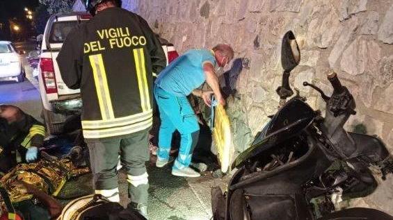 Tamponamento con lo scooter, due gravi