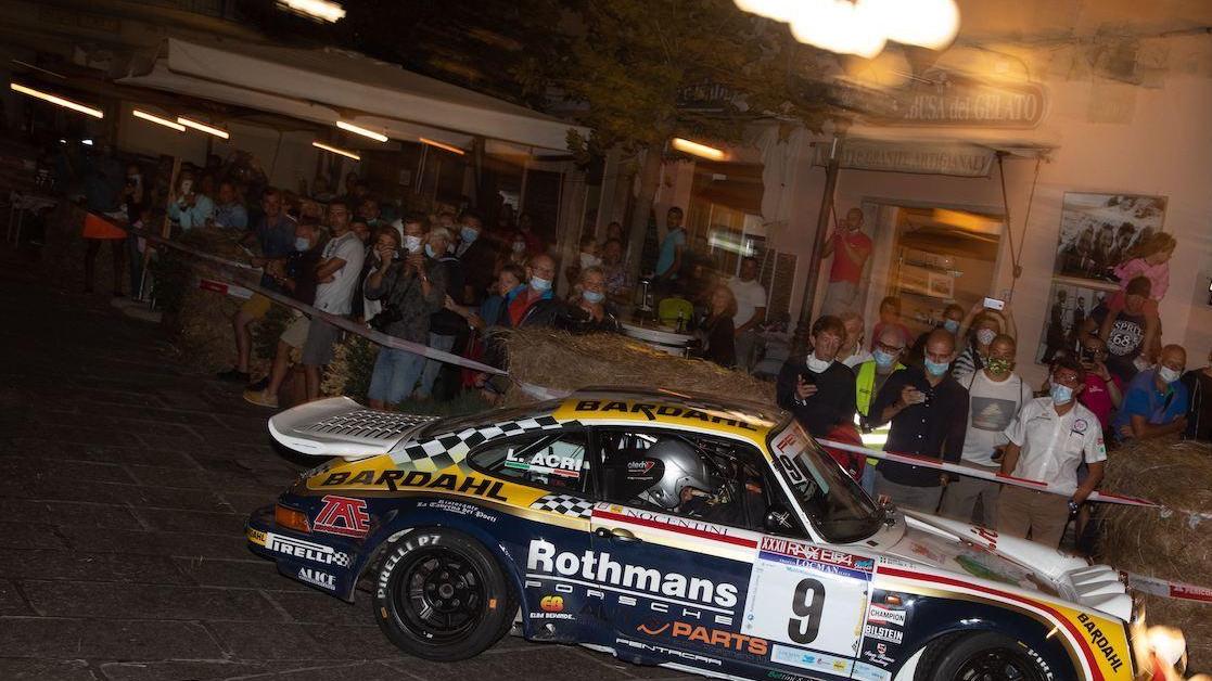 Trofeo Locman, show Porsche 911 Da Zanche-De Luis subito leader