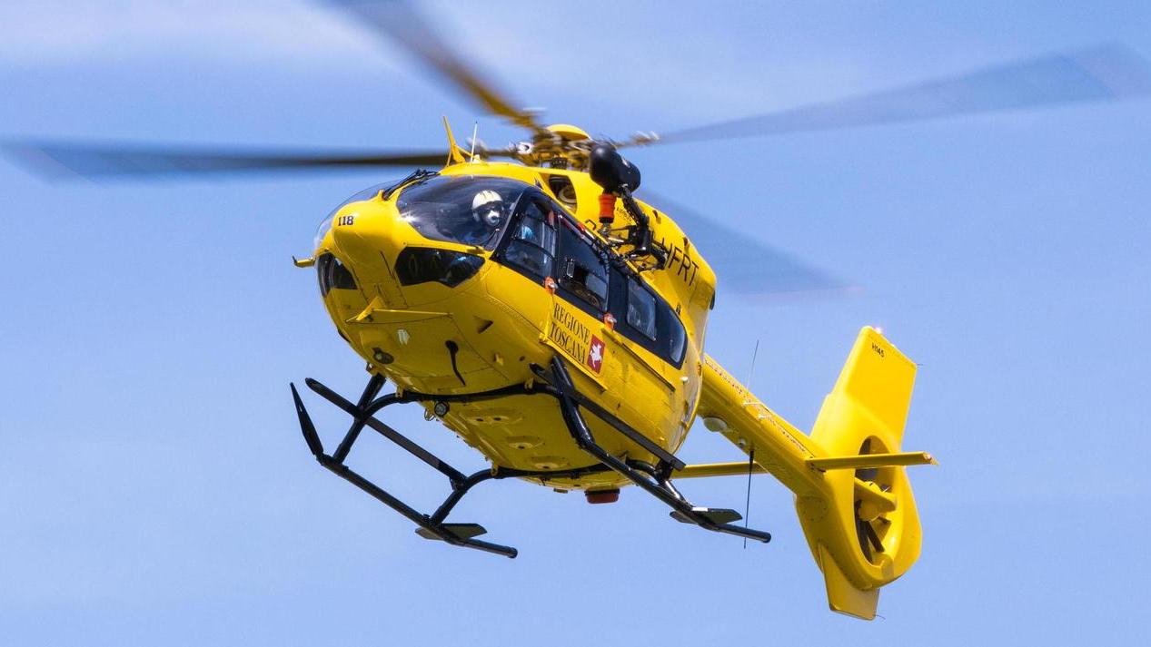 Grave 35enne avvolto dal fuoco nel suo garage