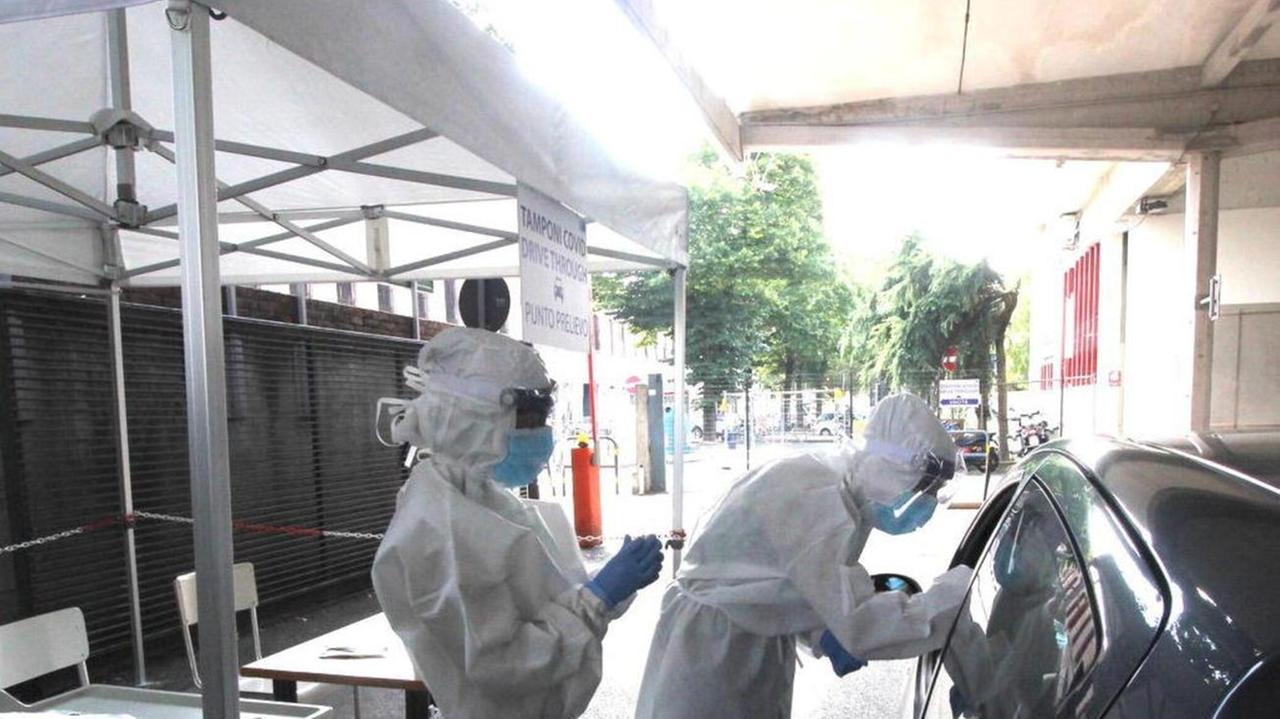 Covid, altri venti casi a Prato e un focolaio di quattordicenni