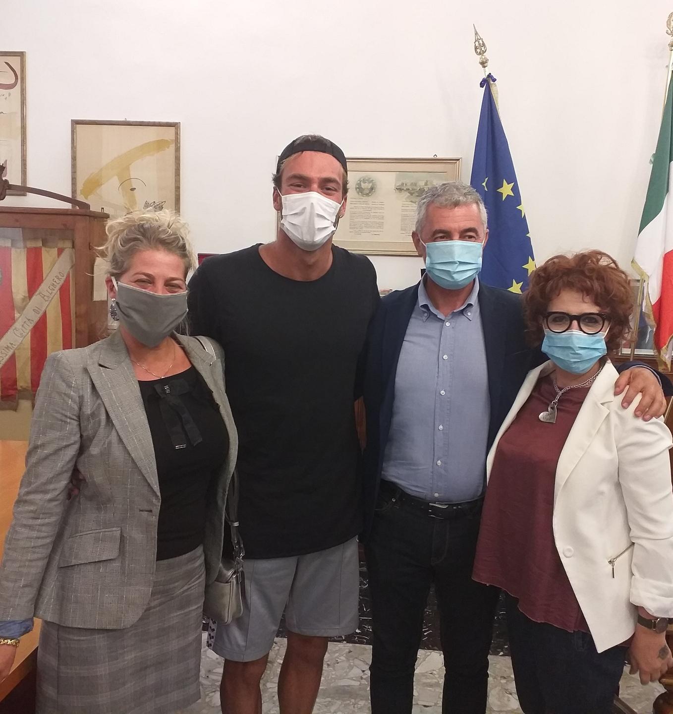 Il saluto del sindaco di Alghero Conoci al campione di nuoto Paltrinieri 