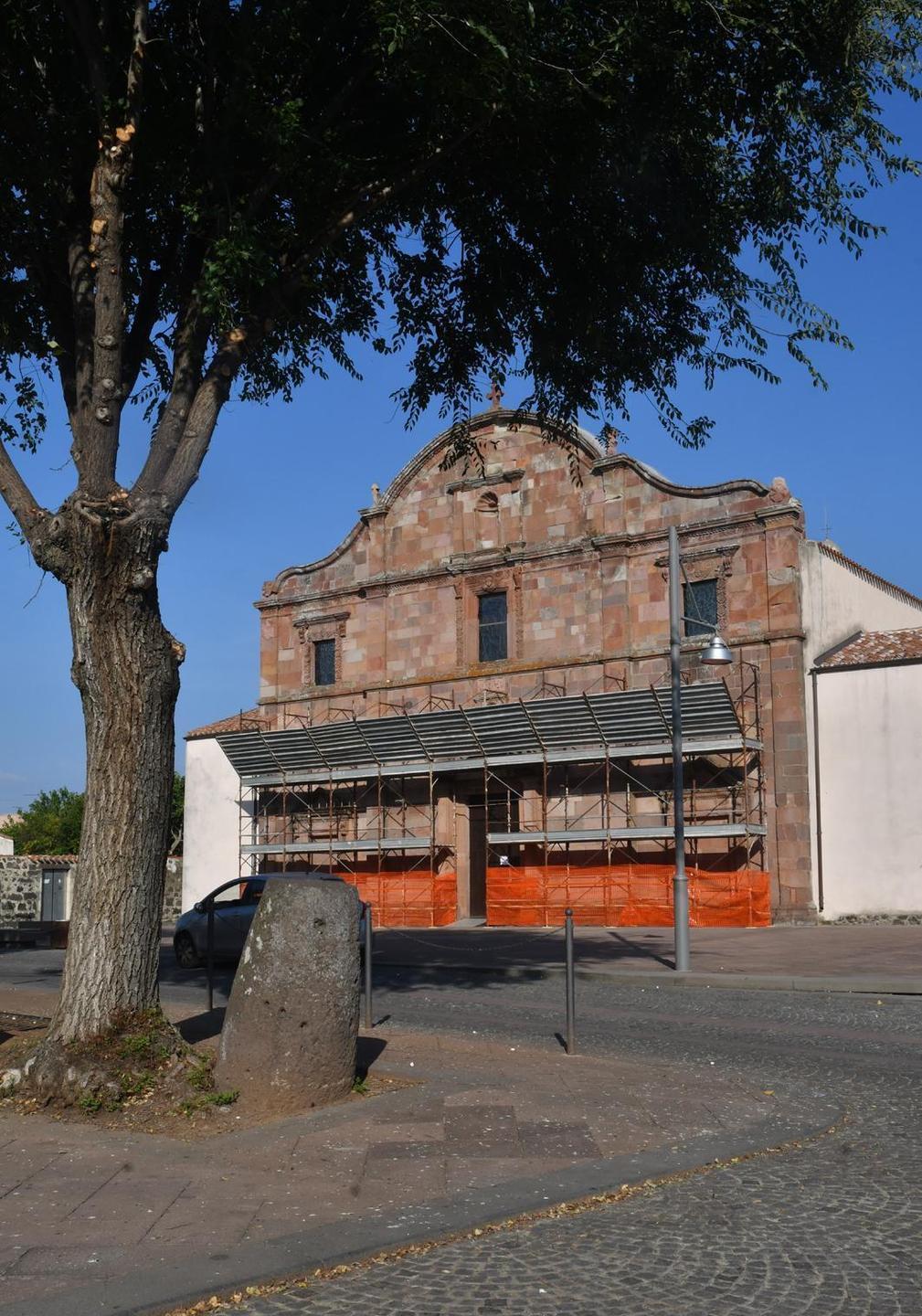 Parroco ricoverato e 16 nuovi contagi: allerta covid a Sedilo 