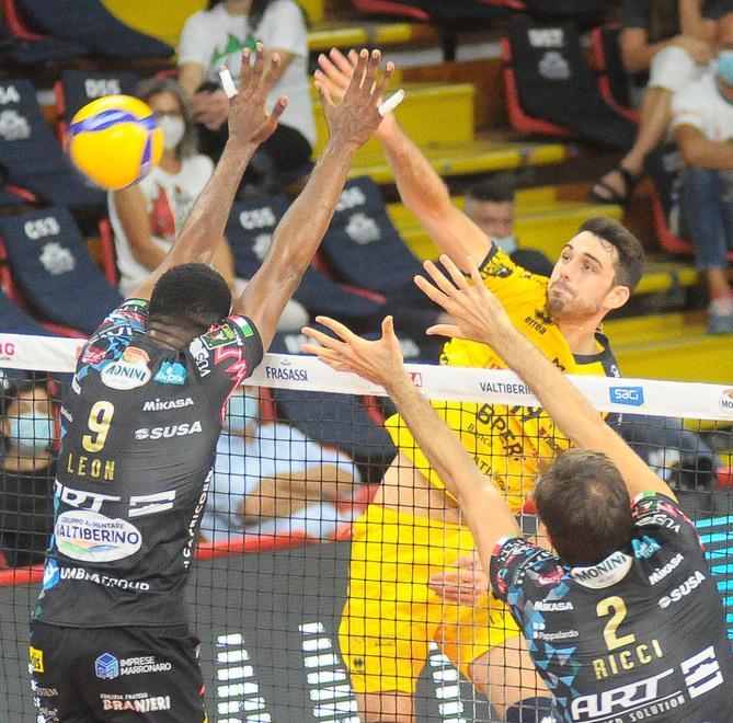 Modena volley Ore 18, PalaPanini: Leo Shoes alla caccia della “remuntada” davanti a mille tifosi 