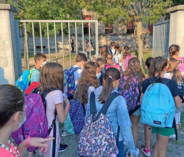 Ferrara, le regole per il pre e post scuola: distanziamento fino a due metri 