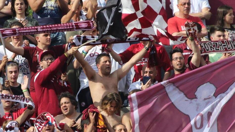 La nave del calcio amaranto è abituata alle tempeste: i colpi di vento non spaventano i livornesi