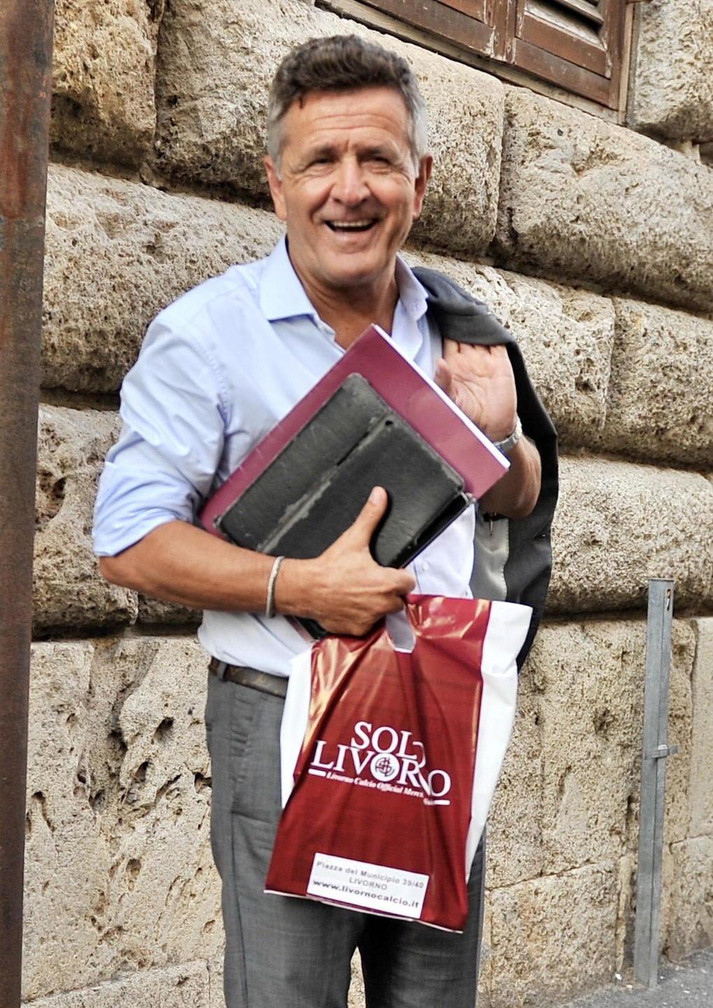 Livorno: cessioni fantasma, acquisti “promessi”. Società, se ci sei... metti una firma 