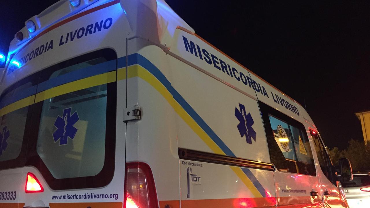Un'ambulanza della Misericordia di via Verdi (foto d'archivio)