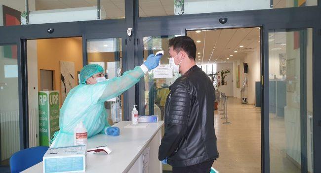 Covid, altri 13 casi: superata quota 800. C'è un focolaio familiare