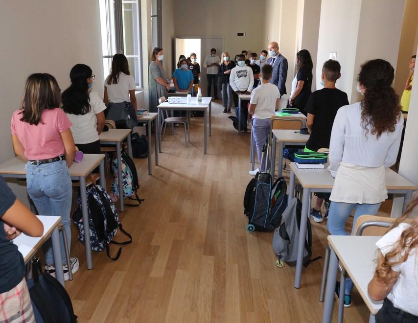 Reggio Emilia, corsa contro il tempo a scuola per completare gli organici 