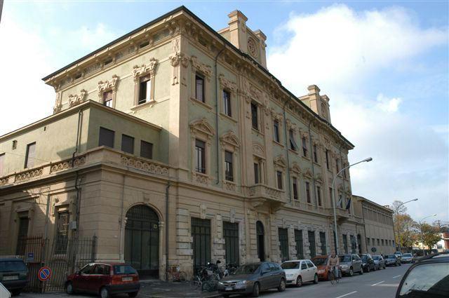 Altri casi di Covid nelle scuole: classi in quarantena al Pertini e alla Chelini