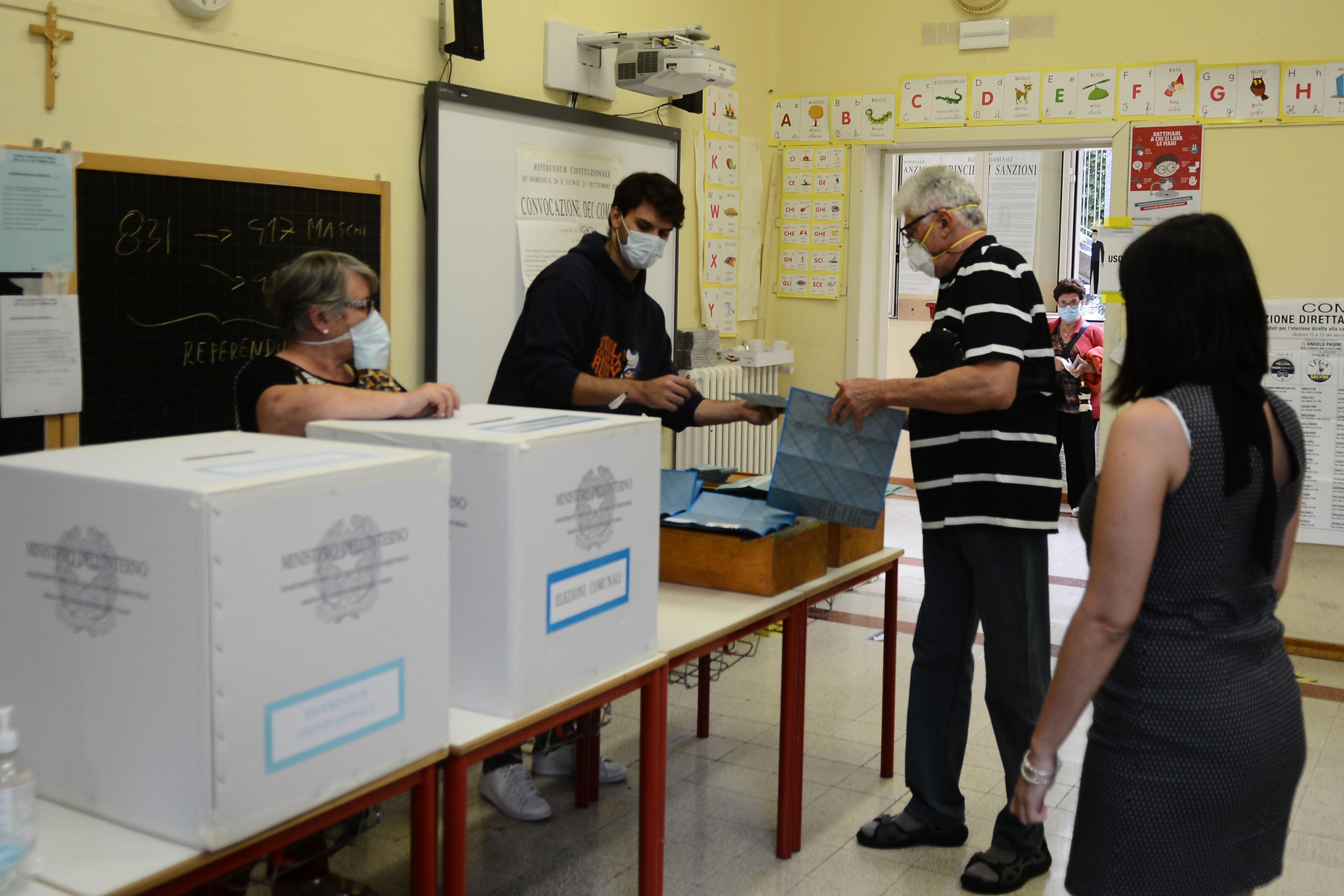 Affluenza referendum sul taglio dei parlamentari: a Modena e provincia ha votato circa il 56,85% 