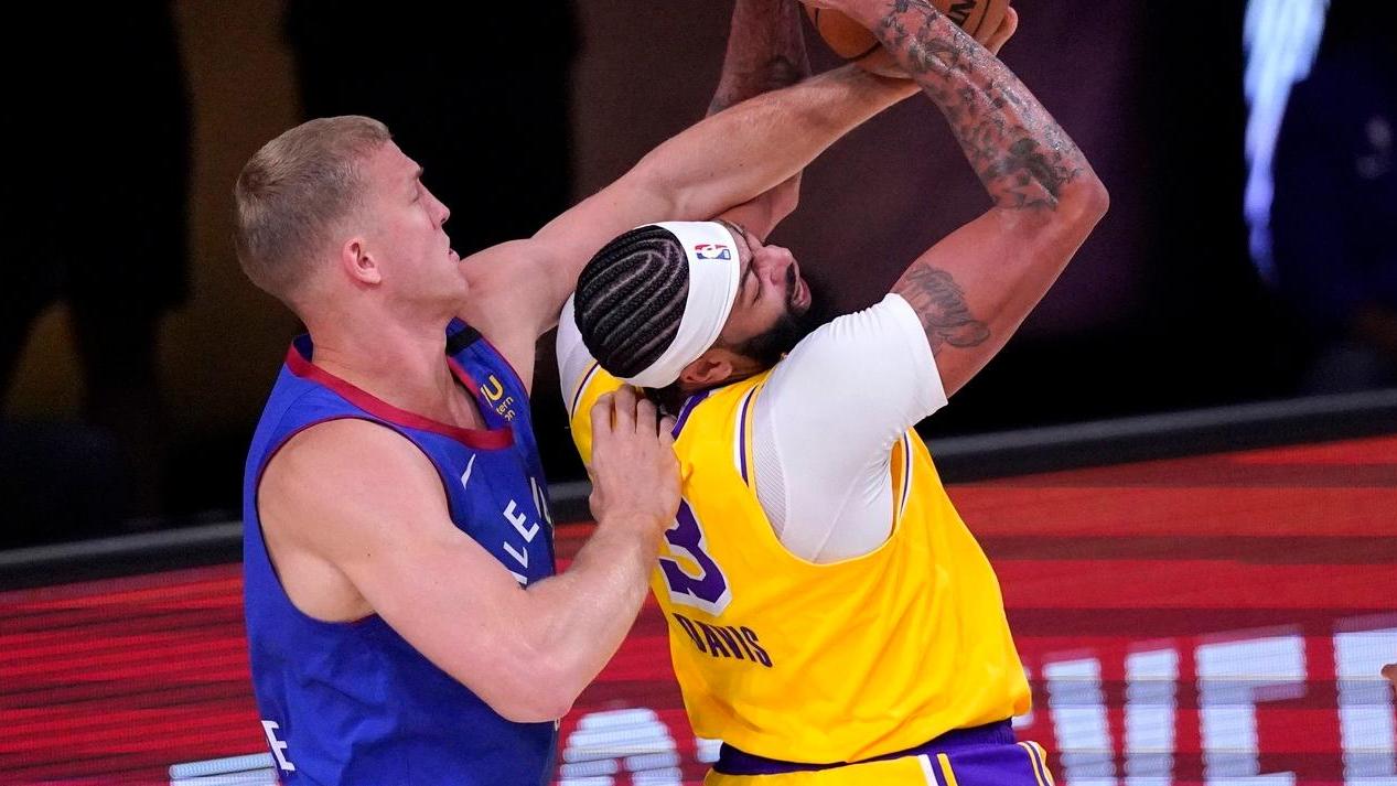 Davis, ancora uno show I Lakers partono bene nella serie contro Denver