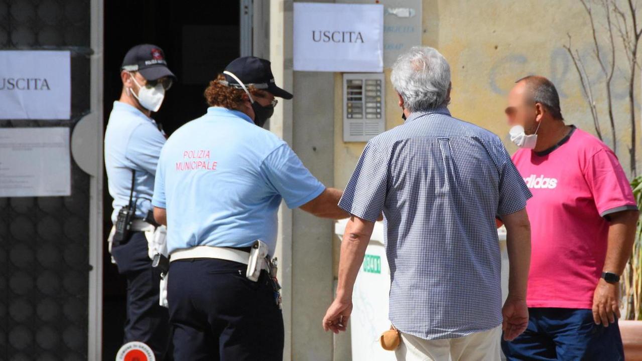 Per duplicati di tessere e carte di identità gli orari sono “lunghi”