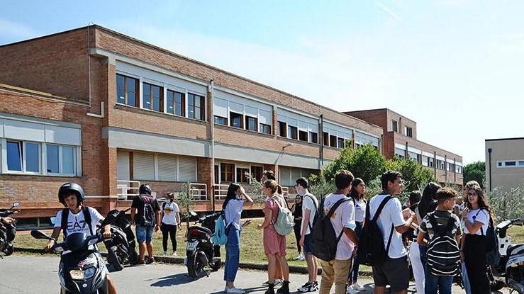 La preside riunisce i genitori «Collaborazione o torna la Dad»