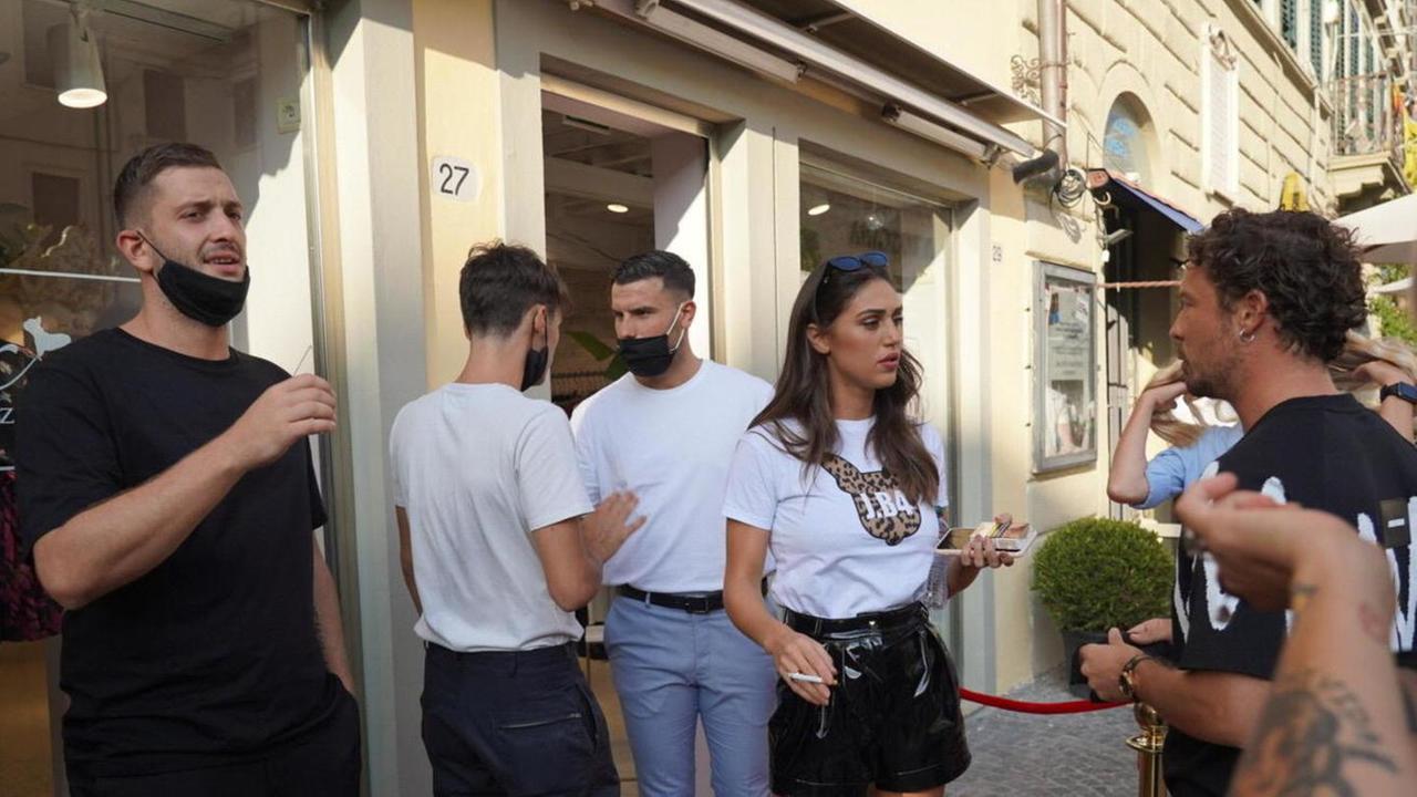 Cecilia Rodriguez al taglio del nastro