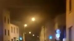 Tenta la fuga e si schianta contro un palo