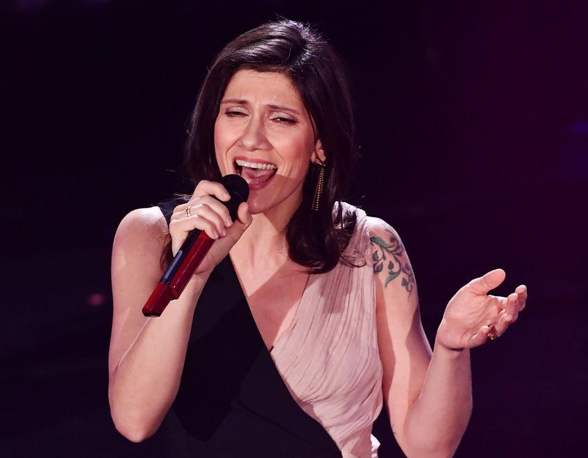 Elisa pronta a incantare piazza Trento e Trieste Stasera il primo appuntamento a Ferrara 