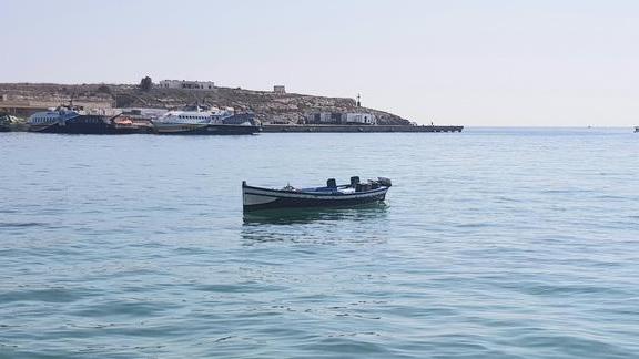 Migranti: in sei sbarcano in Sardegna, c'è anche un bimbo di un anno 