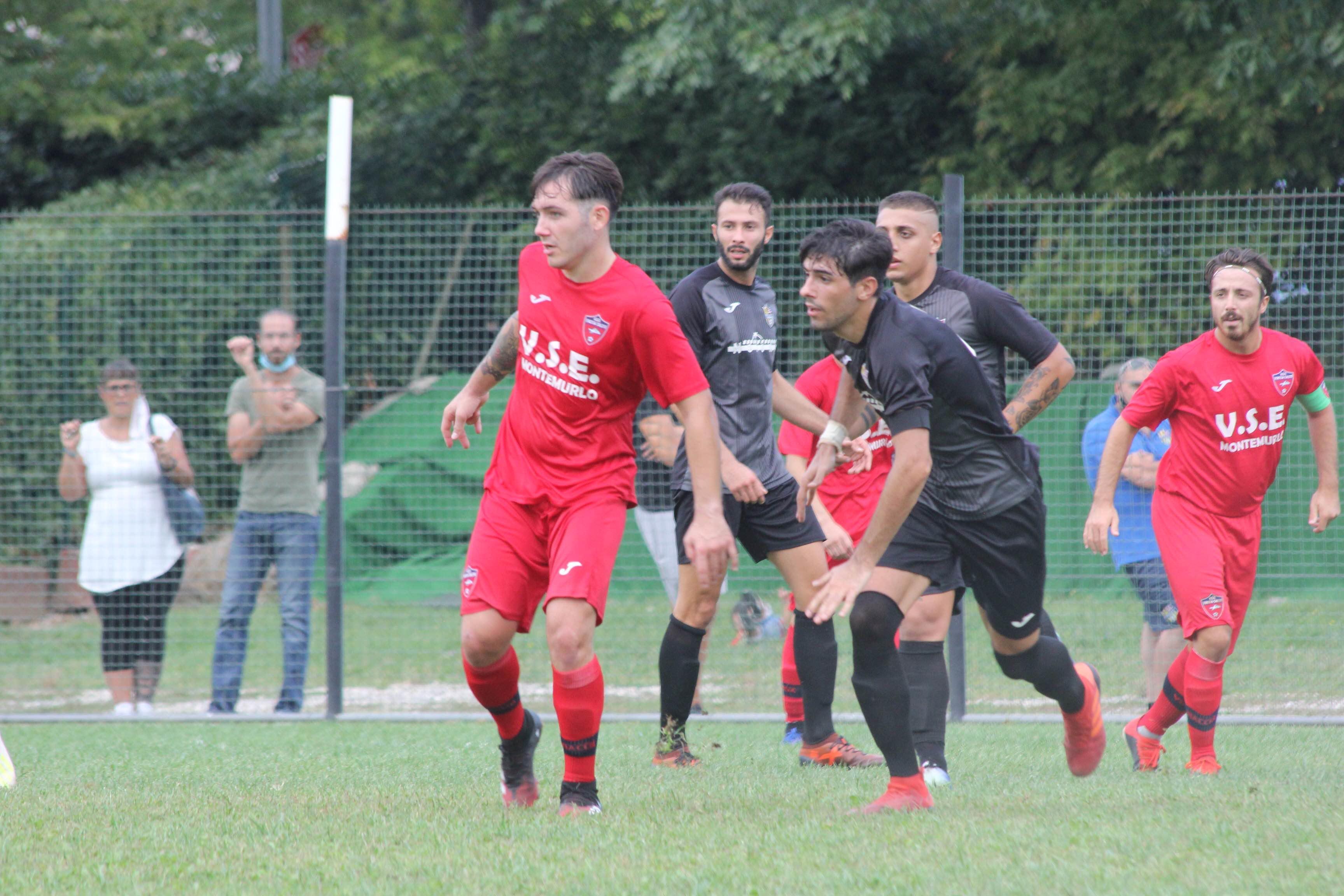 Un'azione di gioco di Maliseti Seano-Viaccia di Coppa (Foto Batavia)