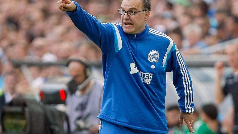 C’è un nuovo luna park in Premier, col “Loco” Bielsa è sagra del gol