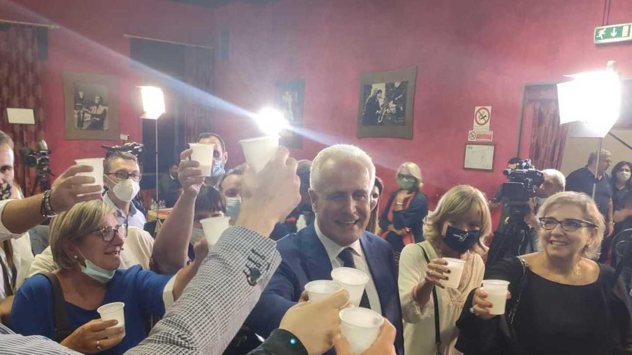 Giani trionfa e ferma l’onda di Salvini. Poi avverte Renzi: «Io non ho padrini»