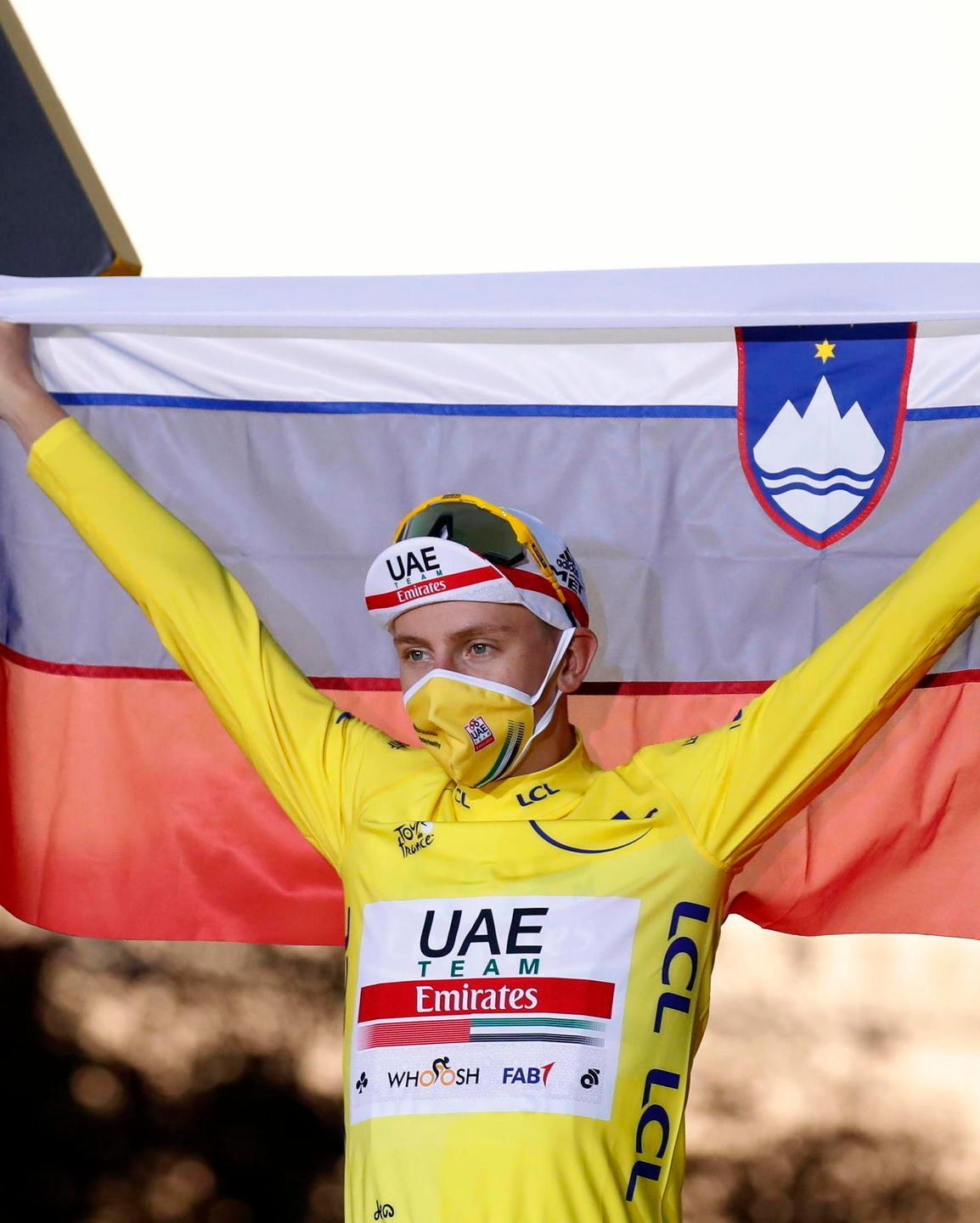 Pogacar giallo di felicità, ultimo sprint a Bennett
